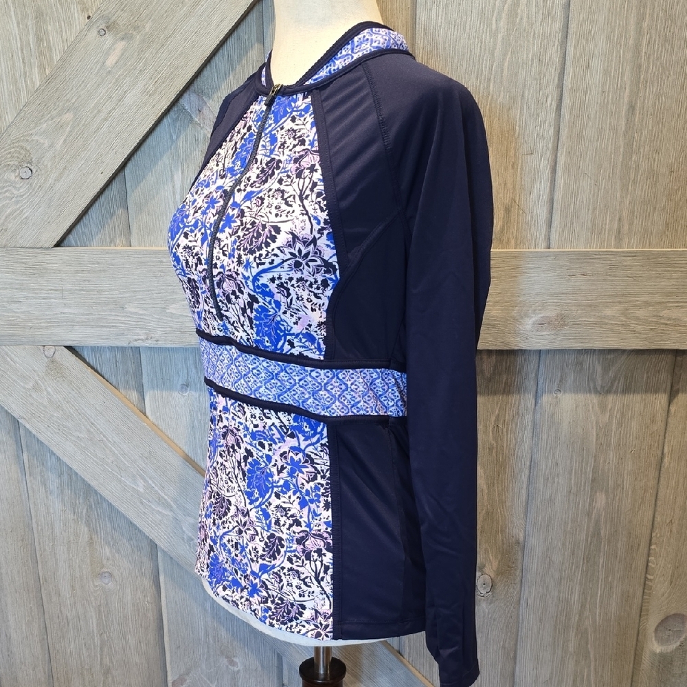 Athleta Rashguard - Picture 3 of 7